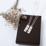 שרשרת לזוג - שתי שרשראות משולבות עם כתר חצוי