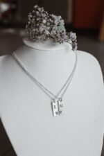 ⁦שרשרת לזוג - שתי שרשראות משולבות עם כתר חצוי⁩ – תמונה ⁦4⁩