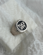 ⁦טבעת עגולה עם כיתוב או צורה לבחירה⁩ – תמונה ⁦2⁩