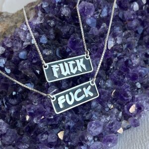 שרשרת FUCK מלבנית