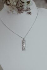 ⁦שרשרת אהבה מלבנית עם אותיות⁩ – תמונה ⁦2⁩