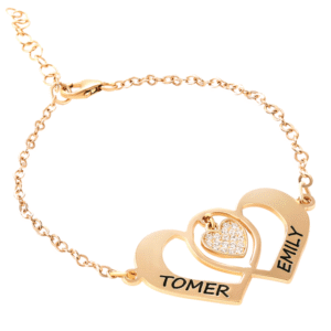 צמיד שני לבבות מחוברים עם לב משובץ