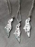 ⁦שרשרת עם כלביא⁩ – תמונה ⁦2⁩