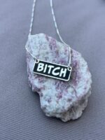 ⁦שרשרת BITCH מלבנית⁩ – תמונה ⁦2⁩