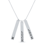 שרשרת שלושה מלבנים עם שלושה כיתובים שונים