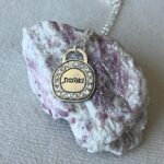 שרשרת משובצת ואהבת