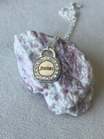 שרשרת משובצת ואהבת